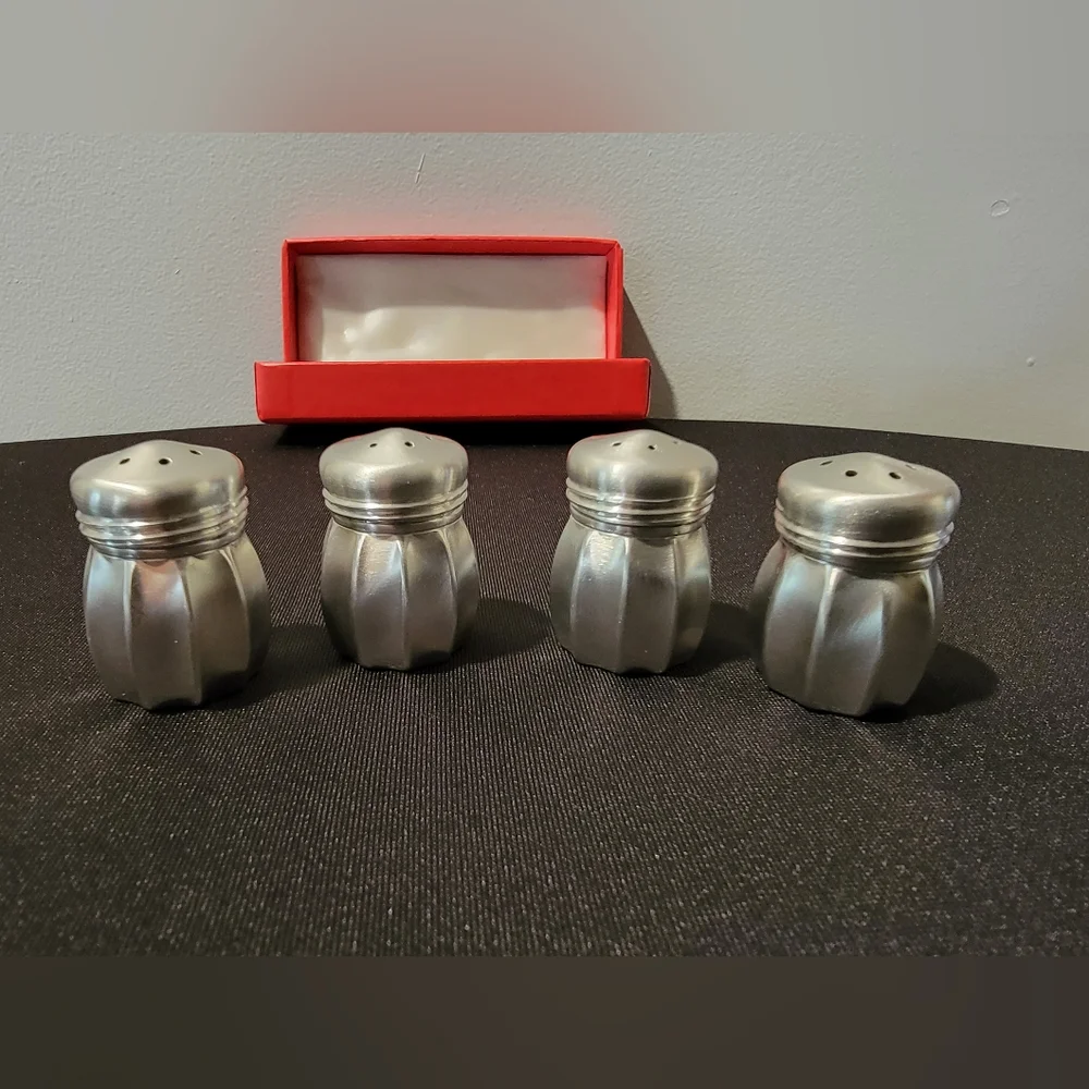 Miniture Pewter Salt & Pepper Shakers‎ 2 pair